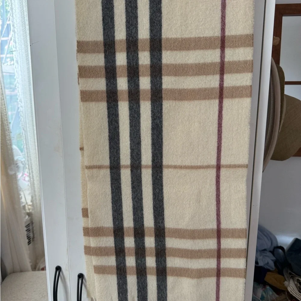 Burberry Plaid Cream Scarf - Picture 6 of 6